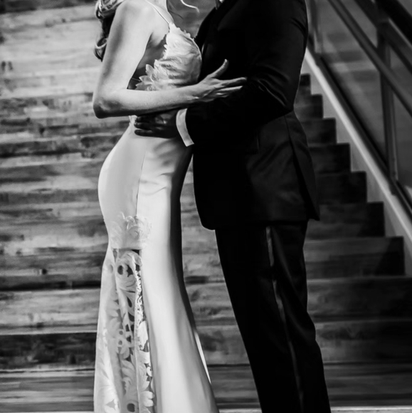 Modern Trousseau Muse by Callie Tein Wedding Gown, Size 4 (10 label) - Picture 6 of 9